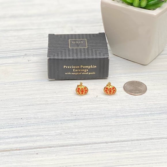 VTG Avon PUMPKIN Earrings - Picture 10 of 14